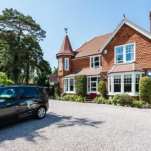 The Lawn Gatwick **** Horley